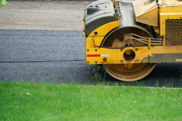 Best Driveway Paving Contractor  in Tuscarawas, OH